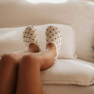 Аквашузы Mrs. Ertha "Lovely Roots", танец сердец